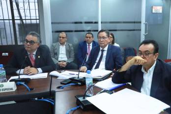 Funcionarios del Minsa encargados de sustentar el traslado de partida.