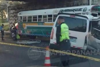 La titular de Turismo también informó que uno de los heridos tuvo que ser intervenido quirúrgicamente.