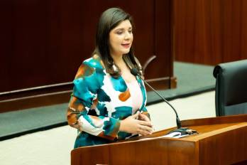 Jackeline Muñoz, regente del Mitradel, en la Asamblea Nacional.