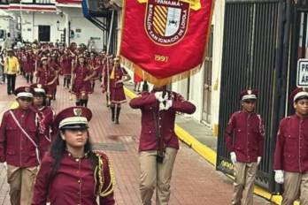 Para el 4 de noviembre esta previsto que se inviertan las delegaciones que participaron en el desfile del 3 de noviembre.