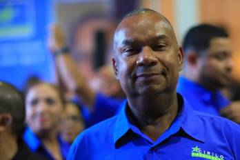 Fue electo como nuevo presidente del Partido Popular (PP) tras imponerse con 380 votos a favor