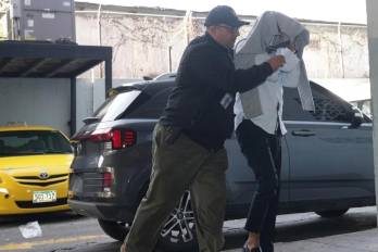 La jueza de garantías del Primer Circuito Judicial de Panamá, Diana García, reprogramó para el próximo 24 de agosto la audiencia de solicitud de acumulación de causas dentro del proceso penal que se le sigue a Bernardo Meneses.