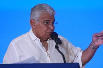 Entre los anuncios más destacados de la conferencia semanal está la rehabilitación de la carretera Interamericana Panamá.