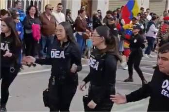 La viralización ha trascendido fronteras: figuras del entretenimiento venezolano como el cantante Carlos Baute publicaron videos bailando al ritmo del tema.