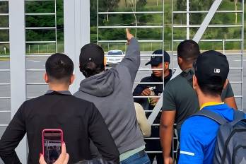 Los voluntarios que querían asistir en las labores de rescate de La Guaira.