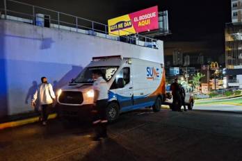 Los bomberos debieron evacuar a más de 400 personas de las tres torres del complejo.