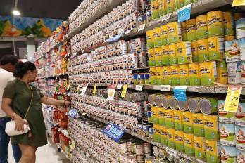 Los consumidores pueden reportar sus denuncias sobre incumplir con los letreros sobre los productos sucedáneos o de imitación, a través del asistente virtual Sindi, WhatsApp y Telegram 6330-3333,