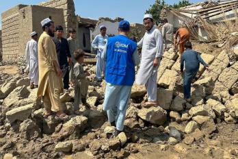 Al menos 600 personas han muerto y unas 2.000 han resultado heridas después de que un fuerte terremoto de magnitud 6,0 y varias réplicas sacudieran en la noche del domingo el este de Afganistán, informaron este lunes fuentes oficiales. El Servicio Geológico de Estados Unidos (USGS) situó el epicentro del sismo principal, de magnitud 6,0, a 27 kilómetros al este de la provincia de Nangarhar y a una profundidad de ocho kilómetros, lo que suele amplificar el poder de destrucción.EFE/Cuenta de X de la UNMigration en Afganistán ***SOLO USO EDITORIAL/SOLO DISPONIBLE PARA ILUSTRAR LA NOTICIA QUE ACOMPAÑA (CRÉDITO OBLIGATORIO)***