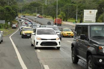 La vía terrestre se mantuvo con 8,837 ingresos.