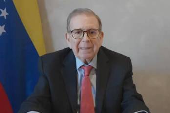 ‘Ese mandato es real, está documentado, está en las actas y nadie, ningún fraude, ninguna amenaza, ninguna presión puede borrarlo de la historia de Venezuela’, afirmó.