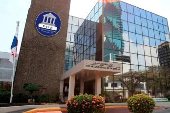 La reacción de la Fiscalía Electoral surge a raíz de denuncias en redes sociales sobre funcionarios en el interior del país que, presuntamente, mantienen cuñas publicitarias.