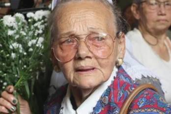 Carmen Navas durante el acto en memoria de su hijo, Víctor Hugo Quero, realizado el pasado viernes en la iglesia La Candelaria de Caracas.