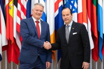 Panamá dio un paso clave al concretar el primer acuerdo con la OCDE