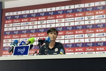 La entrenadora de la selección femenina de Panamá, Toña Is.