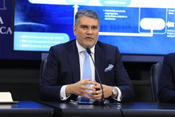 Farrugia destacó que esta estrategia forma parte del plan quinquenal de la entidad bancaria, buscando agilizar la ejecución de proyectos, el pago a proveedores y el desarrollo de obras públicas.