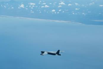 Grupos de la oposición reportaron que dos aviones B-52 sobrevolaron el territorio de Venezuela en una muestra de poder de las tropas estadounidenses.