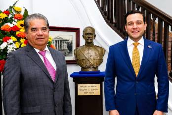 Durante la inauguración, el embajador Cabrera señaló que la exposición no solo celebra los avances científicos estadounidenses, sino también la cooperación que ambos países mantienen en materia de investigación, educación e innovación.