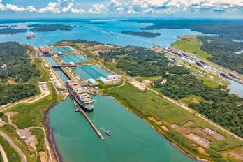 El tiempo de tránsito bajó de 11.2 horas a 10.3 horas, reflejando una mayor fluidez en el cruce entre océanos.
