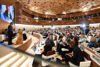 Los representantes palestinos pueden sentarse junto al resto de delegaciones de Estados miembros.