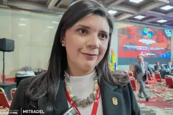 La ministra de Trabajo, Jackeline Muñoz, acusa a la dirigencia del sindicato de extorsión, corrupción y vínculos con pandillas.