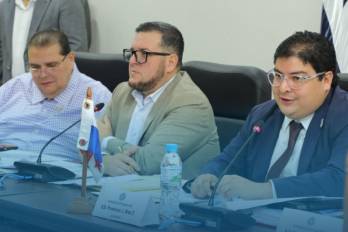 La Comisión de Presupuesto, presidida por el diputado Eduardo Vásquez.
