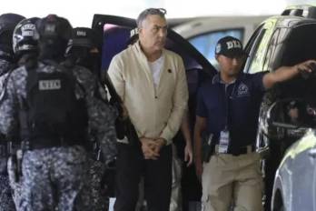 La fuente indicó que durante el traslado se desplegó un operativo significativo con agentes de la DIJ y fuerzas especiales.