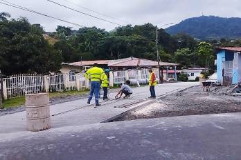 En Las Lajas, después de la escuela Árabe de Egipto, se construyó una nueva carretera de concreto.