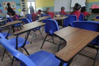 El nuevo decreto también establece que los educadores jubilados, pensionados por vejez o aquellos que tengan en trámite ese reconocimiento no podrán participar en concursos de nombramiento del Meduca.