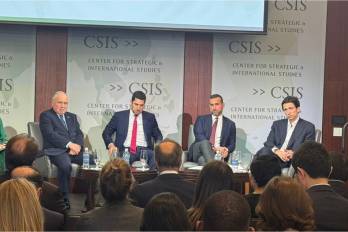 Ruiz-Hernández participo en un panel realizado en la ciudad de Washington, D. C.