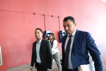 La Fiscalía sostiene que durante su gestión, Meneses permitió el uso irregular de fondos públicos por más de $24 millones.