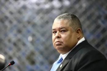 Por un periodo de seis meses quedará encargado del cargo de Villarreal el actual subdirector del Idaan, Luis Santanach.