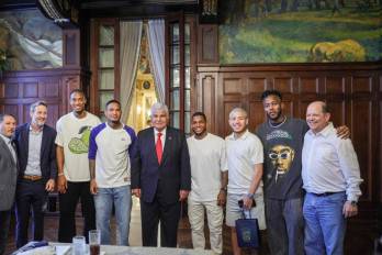 Mulino se reunió con una parte del equipo técnico y de los jugadores.