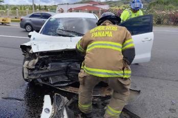 Los bomberos atendieron 6 accidentes de tránsito durante este asueto.