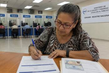 El MEF tiene habilitado asistencia presencial para poder ayudar al registro a las personas que no cuentan con internet en casa.