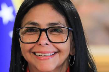 Su llegada no fue precisamente un camino limpio. La figura de“ausencia forzosa” utilizadas para desplazar a Nicolás Maduro en las alarmas jurídicas, al no estar contempladas en la Constitución.