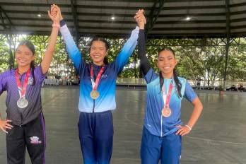 Las patinadoras panameñas Lía Carmona, Galit Pinzón y Camila García de Paredes.