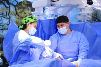 La medicina panameña dio un importante paso hacia el futuro. La Caja de Seguro Social (CSS) anunció la realización de las primeras cirugías de cáncer ginecológico asistidas por su nuevo robot quirúrgico en la Ciudad de la Salud.