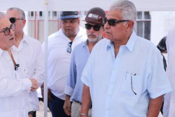El mandatario estuvo acompañado por el ministro de Salud, Fernando Boyd Galindo, quienes verificaron el progreso del proyecto, desarrollado en un terreno de casi dos hectáreas contiguo al Hospital José Félix Espinoza.