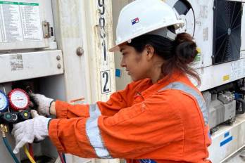 Estudiantes de la Universidad Marítima Internacional de Panamá (UMIP) durante su primer embarque.