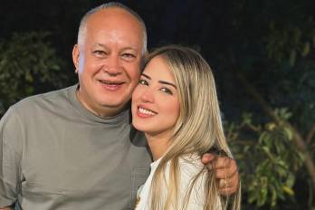Foto de Diosdado Cabello y su hija Daniella celebrando el cumpleaños del político.