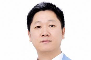 Kenneth Zhang se mantiene detenido mientras se completa el proceso de extradición.