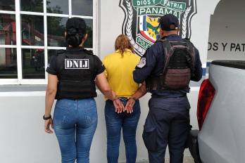 En el allanamiento se pudo decomisar dos tarjetas de crédito, la licencia del fallecido y dos teléfonos celulares.