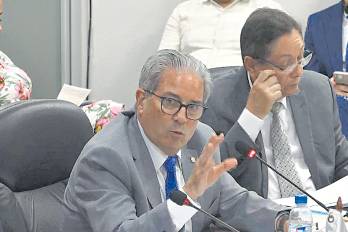 El titular de Salud, Fernando Boyd, señaló que el recorte obligaría a modificar los horarios de atención en los centros de salud.