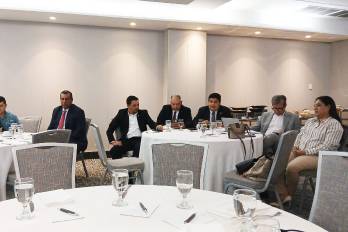 Diputados de la Asamblea participaron en el desayuno con Azucalpa.