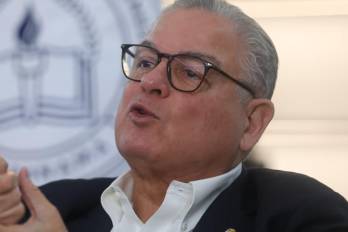 La Contraloría respondió a las acusaciones de Vamos sobre interferencia política.