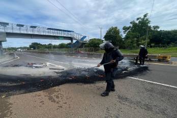 Las personas fueron aprehendidas por la obstrucción de la vía internacional.