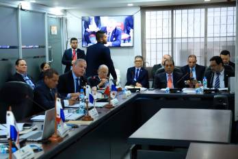 Contralor Anel Flores durante la sustentación del crédito adicional de $24.3 millones ante la Comisión de Presupuesto de la Asamblea Nacional de Panamá.