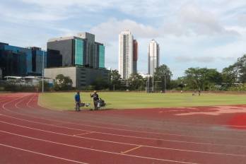 La pista de atletismo fue la zona más afectada durante las lluvias del pasado miércoles 29 de abril.