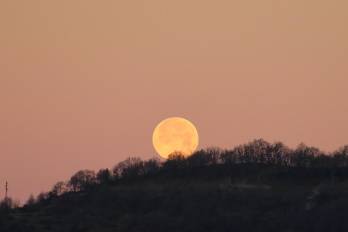Imagen ilustrativa de luna llena.