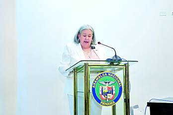 Beatriz Carles, ministra de Desarrollo Social. Tomada de la Asamblea Nacional.